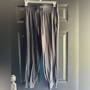 lululemon black joggers size 8.